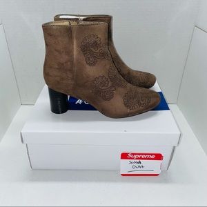 Aomo Love embroidered ankle boot suede Wmns sz8